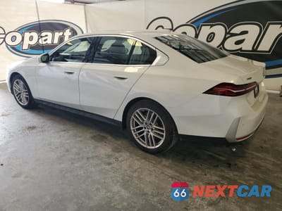 Drugie zdjęcie samochodu z przodu: 2025 BMW 530 XI VIN:WBA53FJ04SCU04951 - miniatura