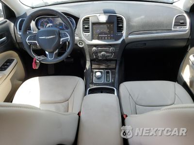 Zdjęcie 8 z 15 samochodu: 2015 CHRYSLER 300 LIMITED VIN:2C3CCAAG2FH797351 - miniatura