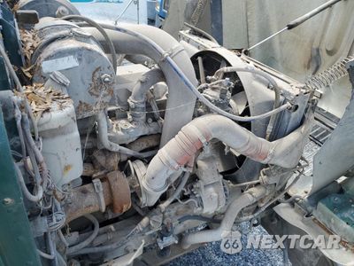 Zdjęcie 7 z 10 samochodu: 1997 INTERNATIONAL 9200 SEMI TRUCK VIN:2HSFMAHR1VC029232 - miniatura