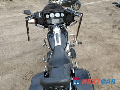 Zdjęcie 6 z 9 samochodu: 2017 HARLEY-DAVIDSON FLHXS STREET GLIDE SPECIAL VIN:1HD1KRC11HB643494 - miniatura
