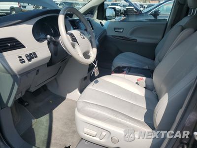 Zdjęcie 7 z 13 samochodu: 2012 TOYOTA SIENNA XLE VIN:5TDYK3DC0CS191178 - miniatura