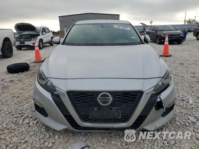 Piąte zdjęcie samochodu w środku: 2019 NISSAN ALTIMA S VIN:1N4BL4BW8KN311776 - miniatura