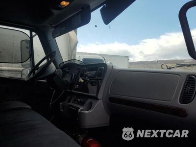 Piąte zdjęcie samochodu w środku: 2014 FREIGHTLINER M2 VIN:3ALACWDT8EDFU2231 - miniatura