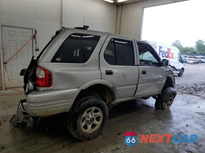 Trzecie zdjęcie samochodu z tyłu: 2002 ISUZU RODEO S VIN:4S2DM58W924331185 - miniatura