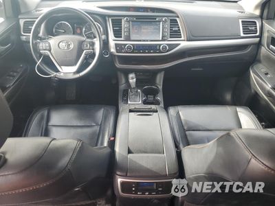 Zdjęcie 8 z 16 samochodu: 2017 TOYOTA HIGHLANDER SE VIN:5TDKZRFHXHS520988 - miniatura