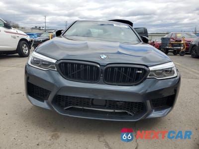 Piąte zdjęcie samochodu w środku: 2019 BMW M5 VIN:WBSJF0C56KB448351 - miniatura