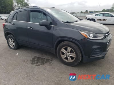 Czwarte zdjęcie samochodu z boku: 2017 CHEVROLET TRAX 1LT VIN:3GNCJLSB2HL266829 - miniatura