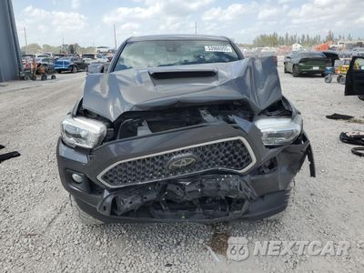 Piąte zdjęcie samochodu w środku: 2019 TOYOTA TACOMA DOUBLE CAB VIN:3TMAZ5CN5KM110833 - miniatura
