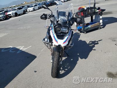 Drugie zdjęcie samochodu z przodu: 2017 BMW R1200 GS VIN:WB10A6100HZ654824 - miniatura