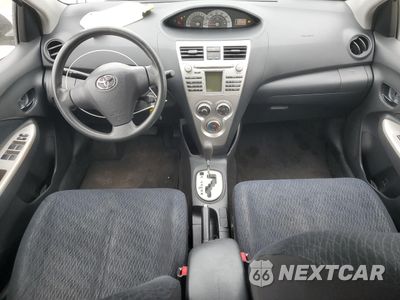 Zdjęcie 8 z 14 samochodu: 2007 TOYOTA YARIS VIN:JTDBT903671169233 - miniatura