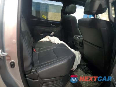 Zdjęcie 10 z 12 samochodu: 2023 TOYOTA TUNDRA CREWMAX PLATINUM VIN:5TFNC5DB7PX028515 - miniatura