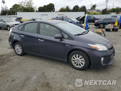 Czwarte zdjęcie samochodu z boku: 2013 TOYOTA PRIUS PLUG-IN VIN:JTDKN3DP6D3033253 - miniatura