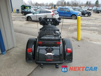 Zdjęcie 6 z 9 samochodu: 2013 HARLEY-DAVIDSON FLHTCUTG TRI GLIDE ULTRA CLASSIC VIN:1HD1MAM11DB855185 - miniatura