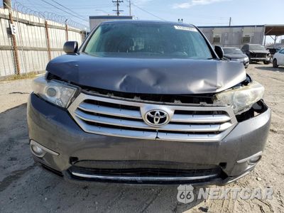 Piąte zdjęcie samochodu w środku: 2013 TOYOTA HIGHLANDER BASE VIN:5TDZK3EH0DS118280 - miniatura