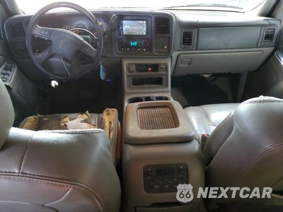 Zdjęcie 8 z 13 samochodu: 2006 CHEVROLET SUBURBAN C1500 VIN:1GNEC16Z66J128620 - miniatura