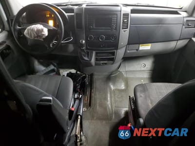 Zdjęcie 8 z 13 samochodu: 2014 MERCEDES-BENZ SPRINTER 2500 VIN:WD3PE8DC4E5942348 - miniatura