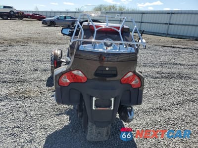 Czwarte zdjęcie samochodu z boku: 2013 CAN-AM SPYDER ROADSTER RT VIN:2BXNBBC10DV004293 - miniatura