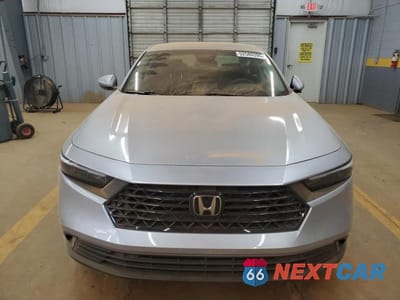 Piąte zdjęcie samochodu w środku: 2025 HONDA ACCORD LX VIN:1HGCY1F29SA010576 - miniatura