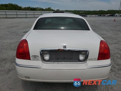 Zdjęcie 6 z 12 samochodu: 2006 LINCOLN TOWN CAR SIGNATURE VIN:1LNHM81W36Y605340 - miniatura