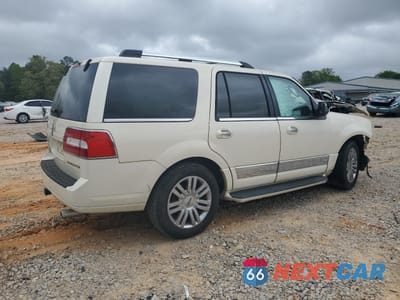 Trzecie zdjęcie samochodu z tyłu: 2008 LINCOLN NAVIGATOR VIN:5LMFU27528LJ19098 - miniatura