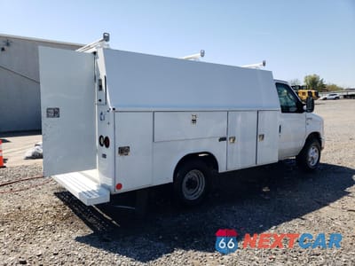 Trzecie zdjęcie samochodu z tyłu: 2017 FORD ECONOLINE E350 SUPER DUTY CUTAWAY VAN VIN:1FDWE3F69HDC54864 - miniatura