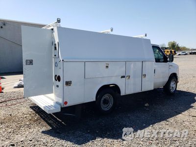 Trzecie zdjęcie samochodu z tyłu: 2017 FORD ECONOLINE E350 SUPER DUTY CUTAWAY VAN VIN:1FDWE3F69HDC54864 - miniatura