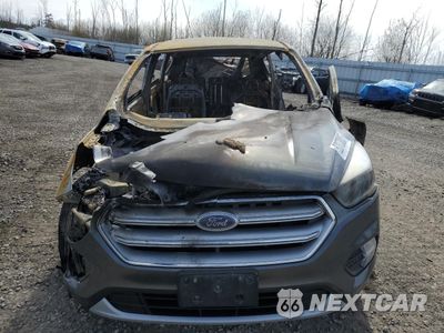Piąte zdjęcie samochodu w środku: 2017 FORD ESCAPE SE VIN:1FMCU9GD5HUD33440 - miniatura