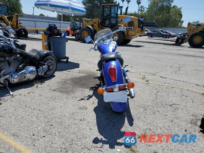 Czwarte zdjęcie samochodu z boku: 2016 HONDA VT1300 CR VIN:JH2SC6614GK600013 - miniatura