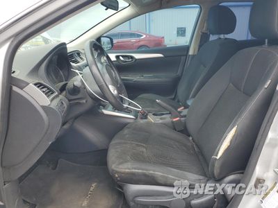 Zdjęcie 7 z 12 samochodu: 2018 NISSAN SENTRA S VIN:3N1AB7AP8JY311348 - miniatura