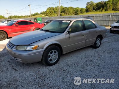 1997 TOYOTA CAMRY CE 4T1BG22KXVU810682 - główne zdjęcie licytacji z USA - miniatura