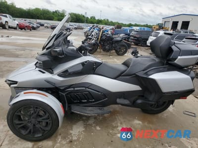 Trzecie zdjęcie samochodu z tyłu: 2022 CAN-AM SPYDER ROADSTER RT VIN:2BXNBDD2XNV003883 - miniatura