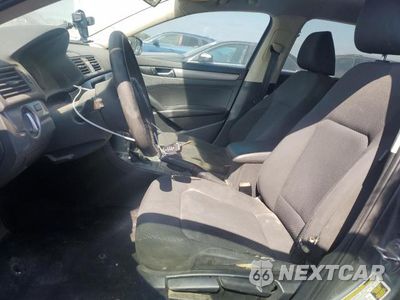 Zdjęcie 7 z 13 samochodu: 2015 VOLKSWAGEN PASSAT S VIN:1VWAS7A38FC025264 - miniatura