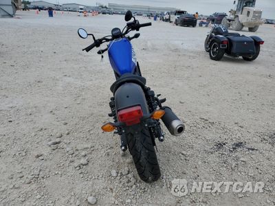 Czwarte zdjęcie samochodu z boku: 2018 HONDA CMX300 VIN:MLHNC5315J5100238 - miniatura