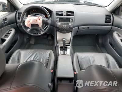 Zdjęcie 8 z 14 samochodu: 2007 HONDA ACCORD EX VIN:1HGCM56817A089482 - miniatura