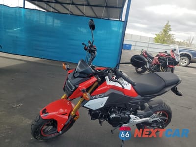 Trzecie zdjęcie samochodu z tyłu: 2020 HONDA GROM 125 VIN:MLHJC7519L5202894 - miniatura