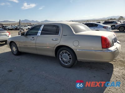 Drugie zdjęcie samochodu z przodu: 2010 LINCOLN TOWN CAR SIGNATURE LIMITED VIN:2LNBL8CV2AX752075 - miniatura