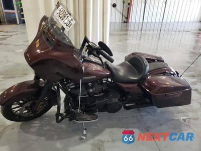 Trzecie zdjęcie samochodu z tyłu: 2018 HARLEY-DAVIDSON FLHXS STREET GLIDE SPECIAL VIN:1HD1KRC13JB623947 - miniatura