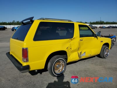 Trzecie zdjęcie samochodu z tyłu: 1985 CHEVROLET BLAZER S10 VIN:1G8CS18B1F8272936 - miniatura