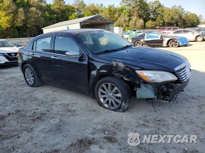 Czwarte zdjęcie samochodu z boku: 2013 CHRYSLER 200 LIMITED VIN:1C3CCBCGXDN520342 - miniatura