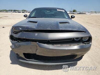 Piąte zdjęcie samochodu w środku: 2019 DODGE CHALLENGER SXT VIN:2C3CDZAGXKH751420 - miniatura
