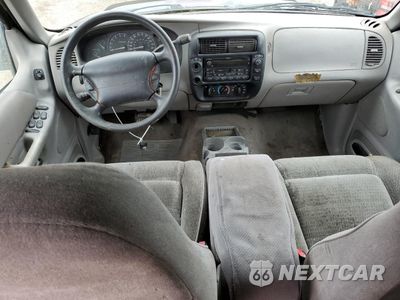 Zdjęcie 8 z 14 samochodu: 1999 FORD EXPLORER VIN:1FMZU34X1XUC27443 - miniatura