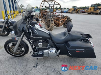 Trzecie zdjęcie samochodu z tyłu: 2010 HARLEY-DAVIDSON FLHX VIN:1HD1KB410AB623393 - miniatura