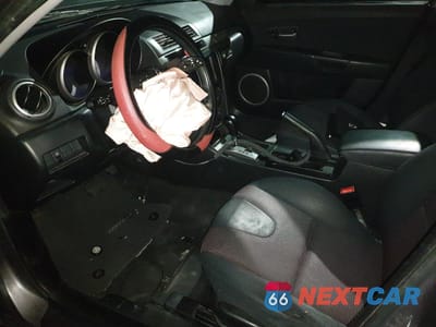 Zdjęcie 7 z 12 samochodu: 2005 MAZDA 3 HATCHBACK VIN:JM1BK143951276677 - miniatura