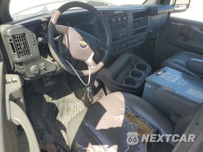 Zdjęcie 8 z 13 samochodu: 2014 CHEVROLET EXPRESS G2500 VIN:1GCWGFCA1E1159463 - miniatura