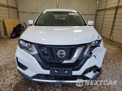 Piąte zdjęcie samochodu w środku: 2018 NISSAN ROGUE S VIN:KNMAT2MV4JP516349 - miniatura