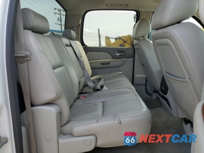 Zdjęcie 10 z 12 samochodu: 2011 CHEVROLET SILVERADO K3500 LTZ VIN:1GC4K1C82BF179659 - miniatura