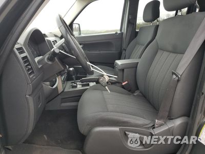 Zdjęcie 7 z 13 samochodu: 2011 JEEP LIBERTY SPORT VIN:1J4PN2GK4BW593018 - miniatura