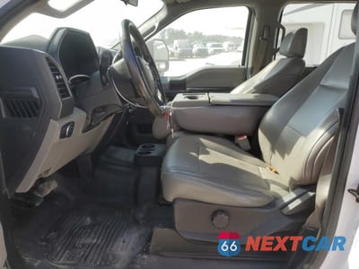 Zdjęcie 7 z 15 samochodu: 2019 FORD F550 SUPER DUTY VIN:1FD0W5HT7KEE14629 - miniatura