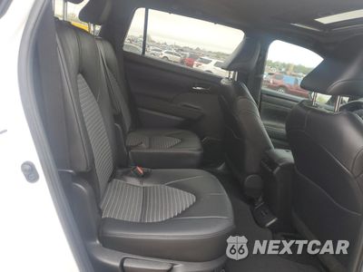 Zdjęcie 11 z 16 samochodu: 2024 TOYOTA HIGHLANDER LE VIN:5TDKDRAH5RS532005 - miniatura