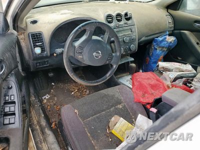Zdjęcie 8 z 12 samochodu: 2010 NISSAN ALTIMA BASE VIN:1N4AL2AP2AN526322 - miniatura